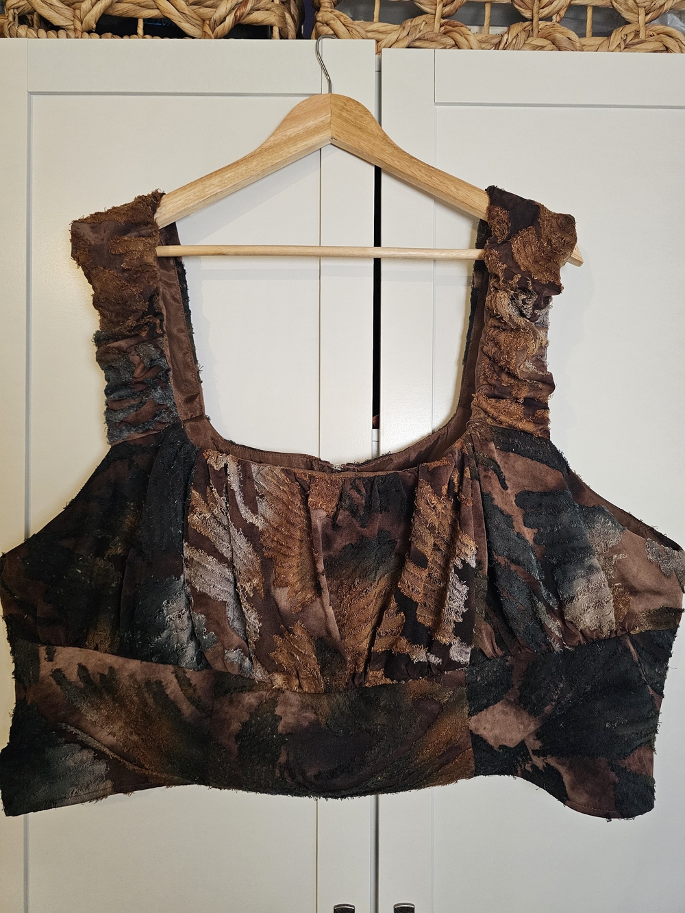 PrettyLittleThing Plus Brown & Black Textured Devoré Crop Top - Size US 24
